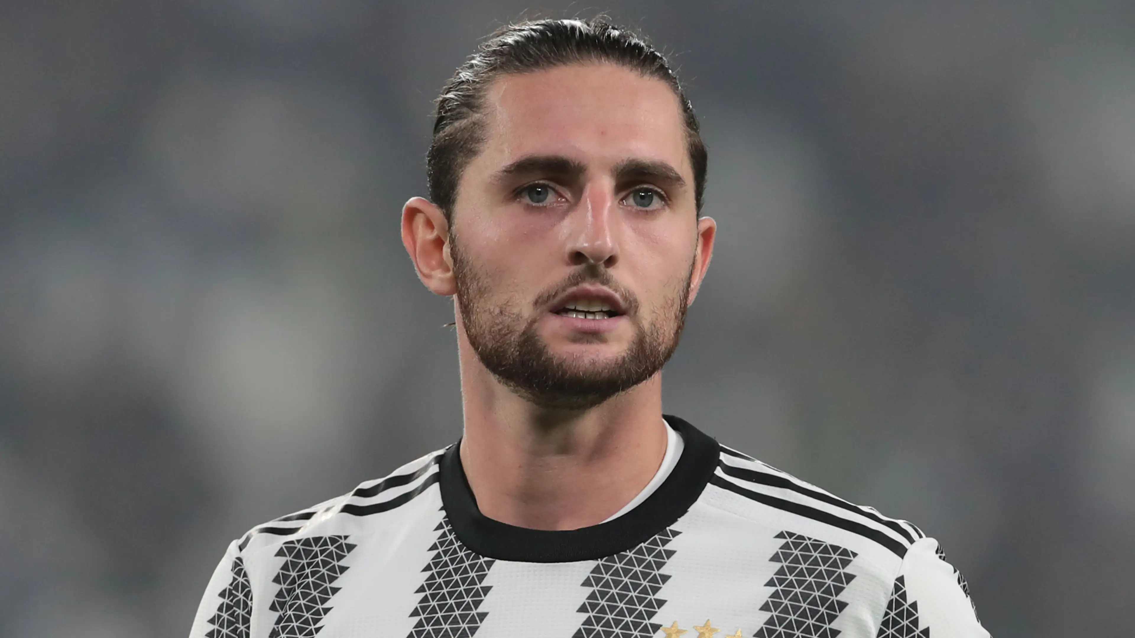 Manchester United extend tentative contract proposal to French star